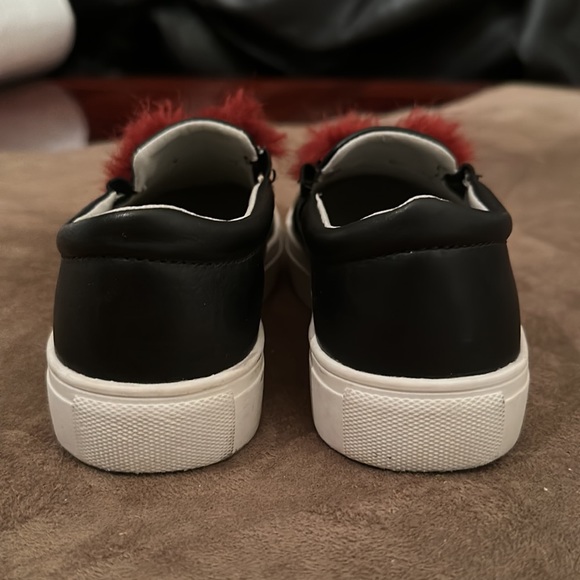 HOO Kids Charlie Monster Fur Slip-On Sneakers - Picture 6 of 7